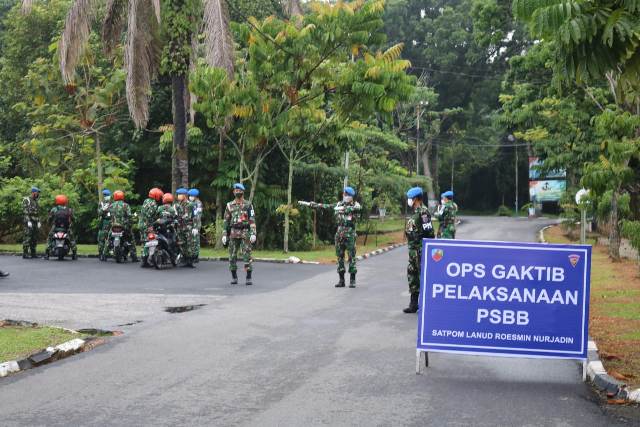 Satpom Lanud RSN Gelar Razia OPS Gaktib Pelaksanaan PSBB Di Wilayah Lanud RSN